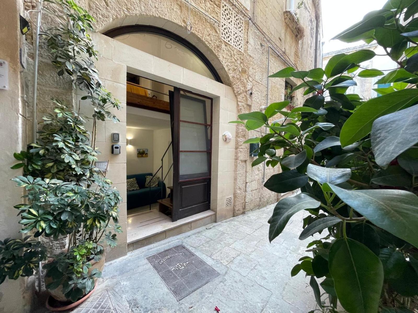 Goodstay Corte Regina Suite Lecce Exterior photo